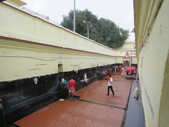 rajgir-hot-springs-img